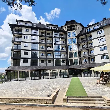 Four Seasons 兹拉蒂博尔